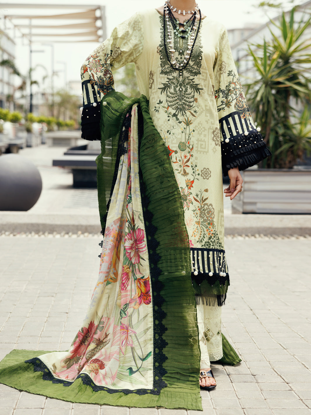 Almirah Ivory Cambric 3Pc Unstitched - ALP-3PS-2212