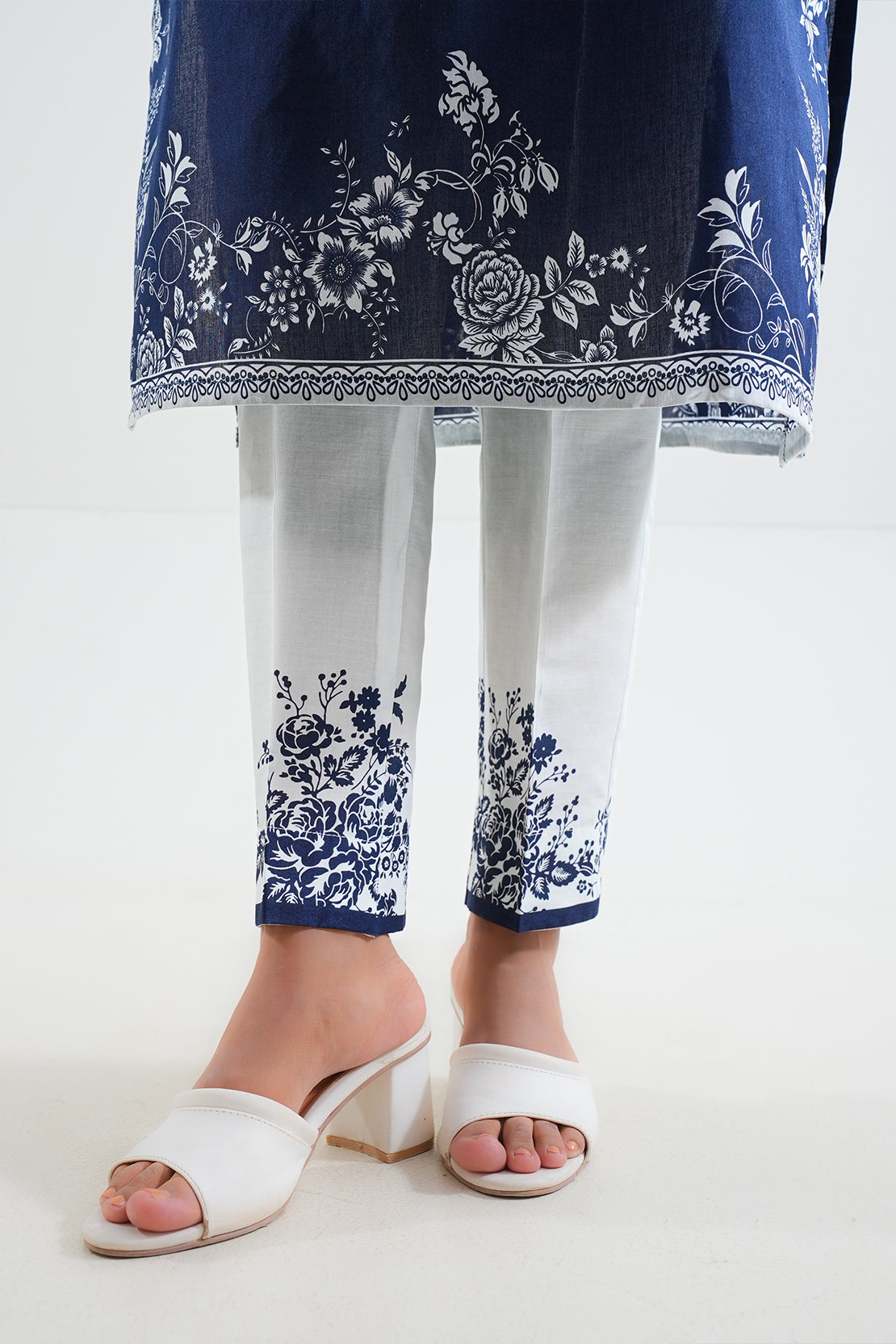 Saya Unstitched Printed Lawn 3 Piece