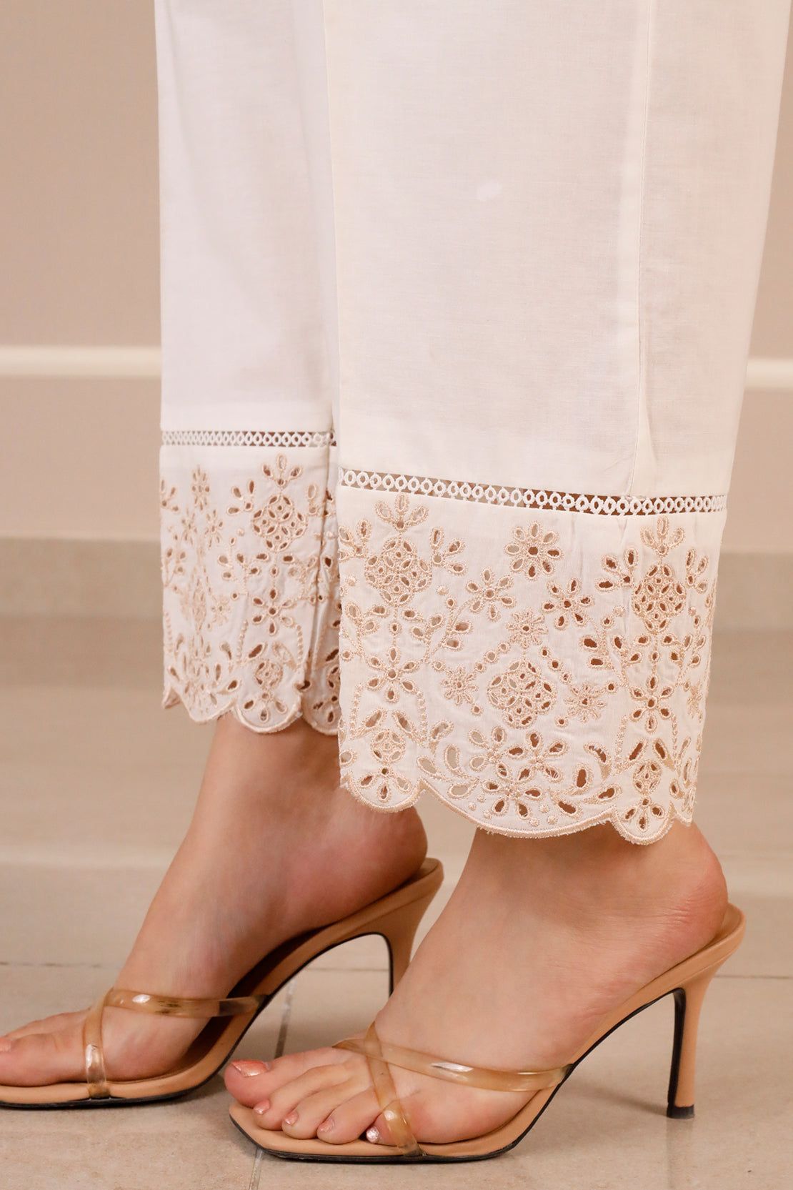 Saya Embroidery Cambric Pant