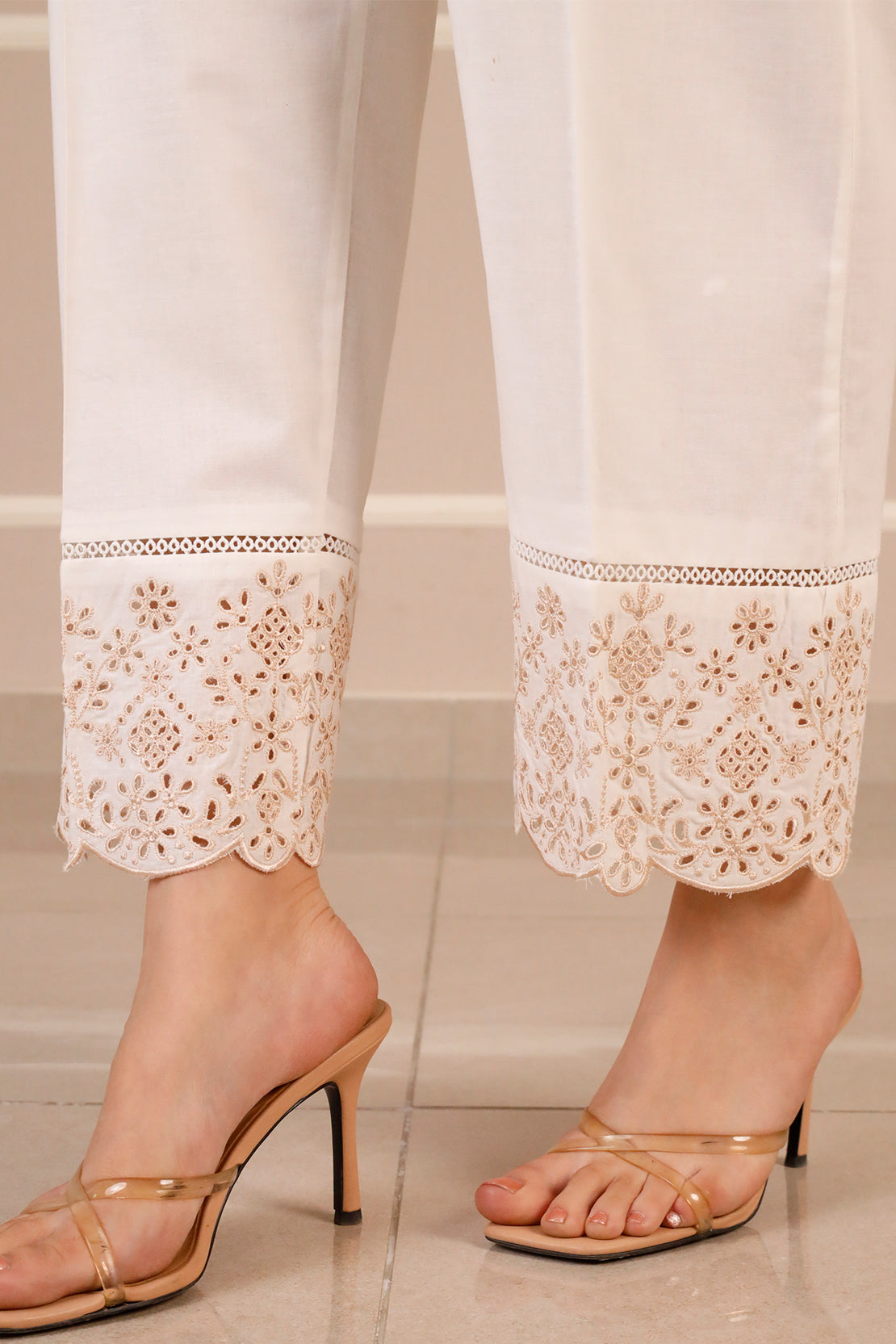 Saya Embroidery Cambric Pant
