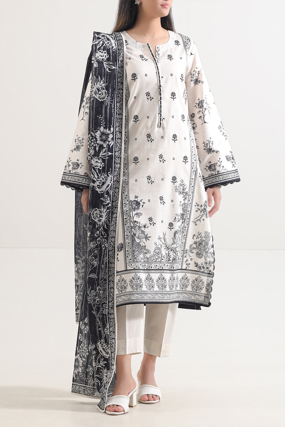 Saya Unstitched Printed Lawn 3 Piece