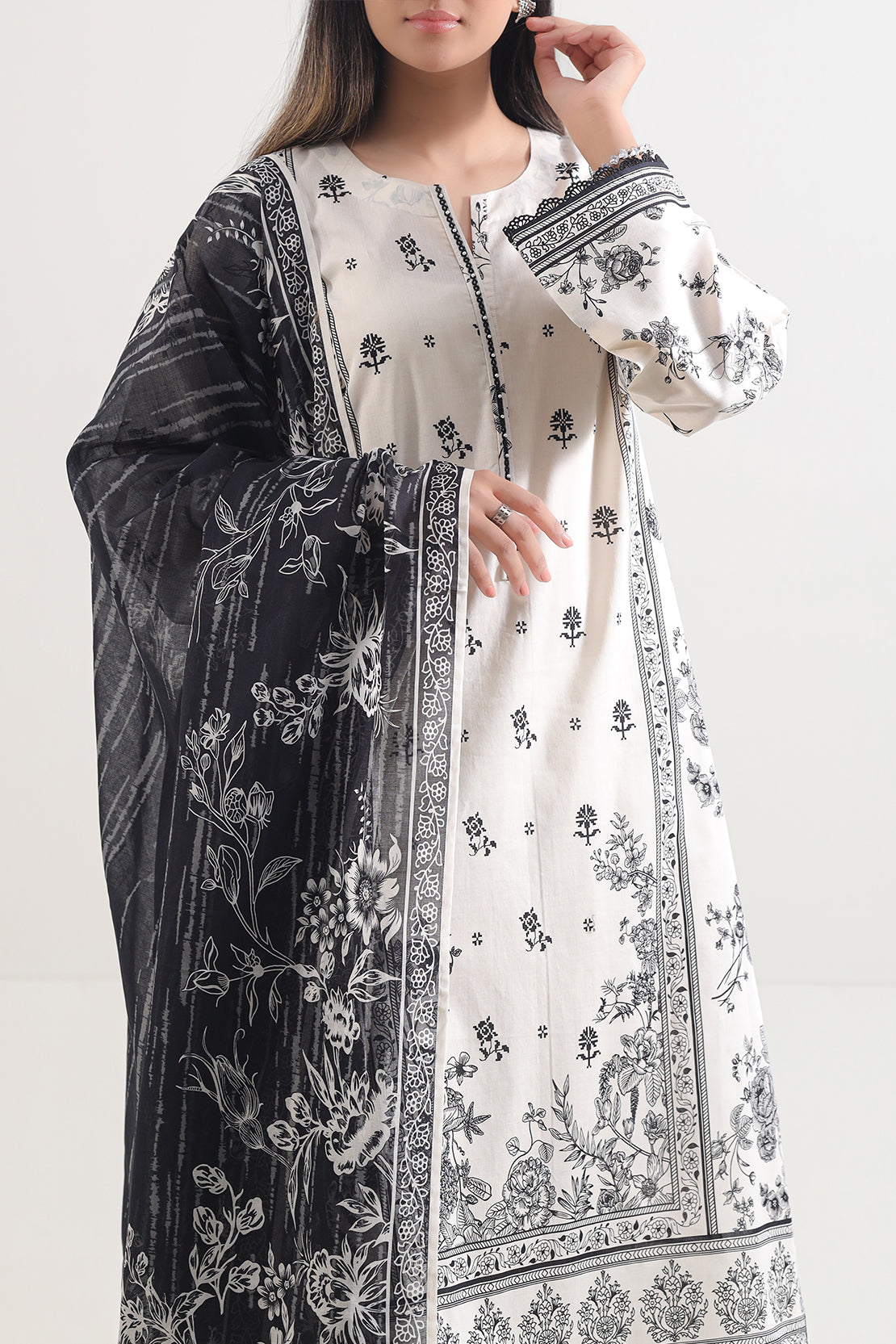 Saya Unstitched Printed Lawn 3 Piece