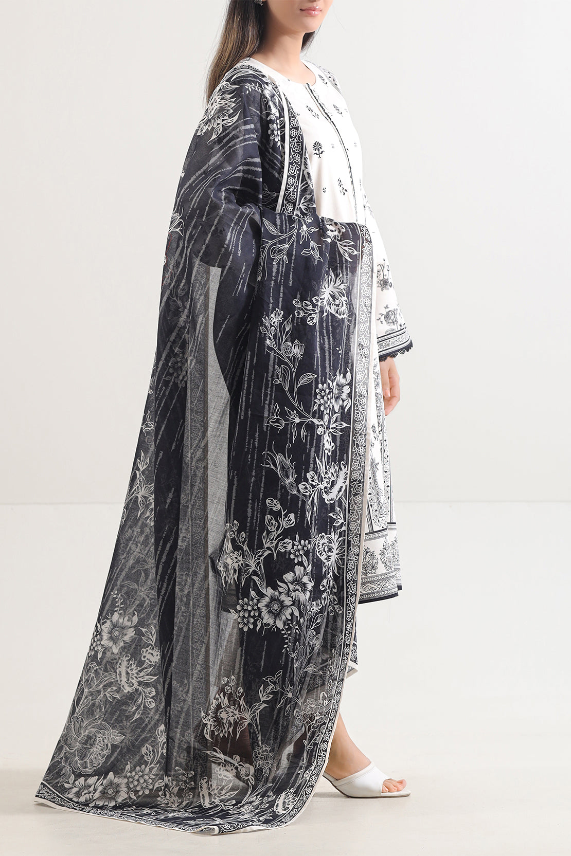 Saya Unstitched Printed Lawn 3 Piece