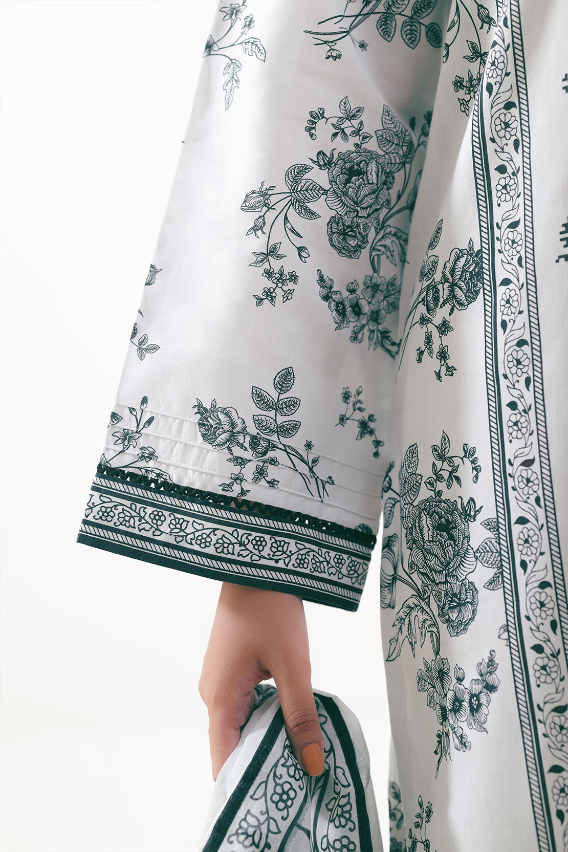 Saya Unstitched Printed Lawn 3 Piece