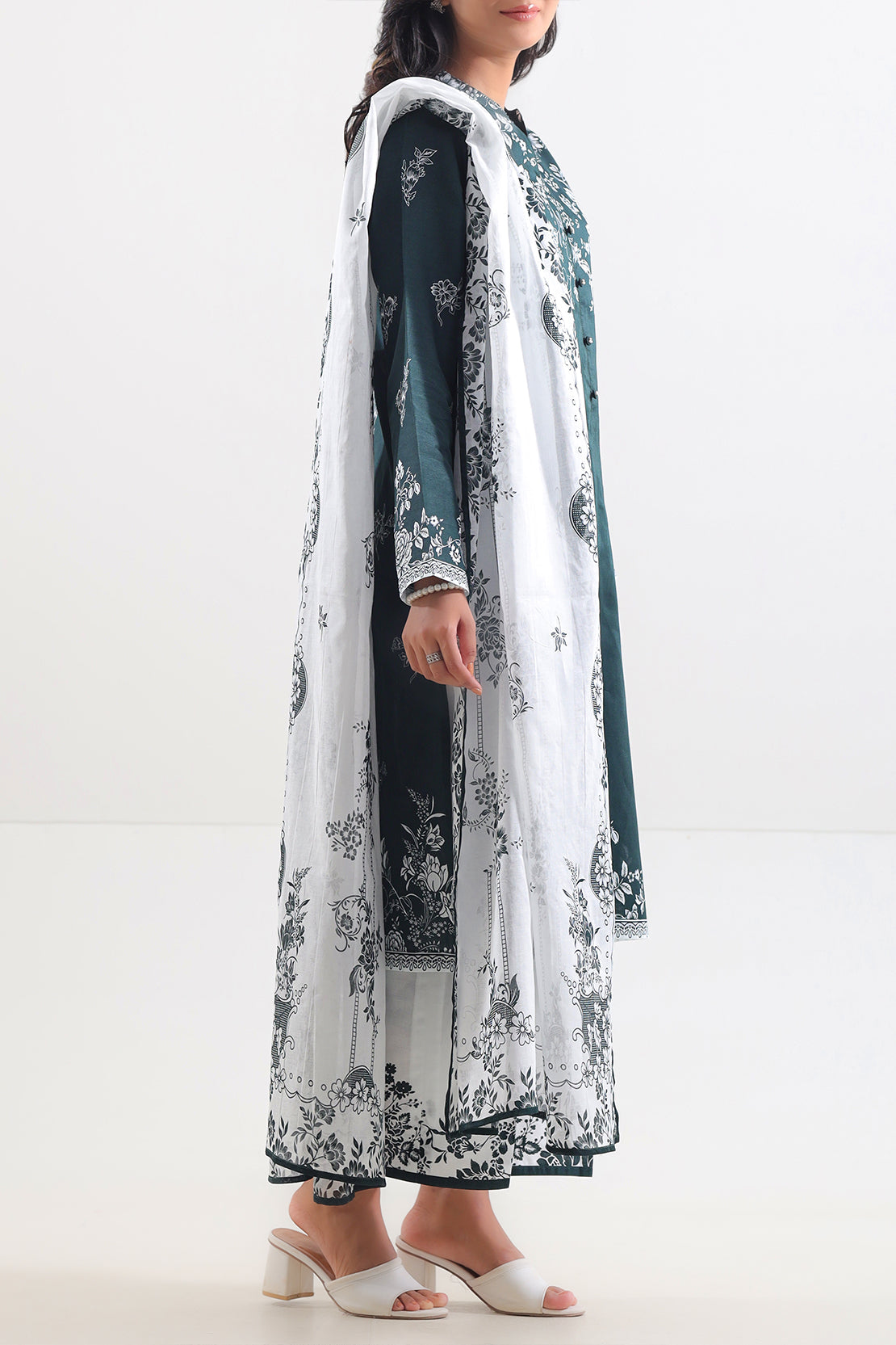 Saya Unstitched Printed Lawn 3 Piece