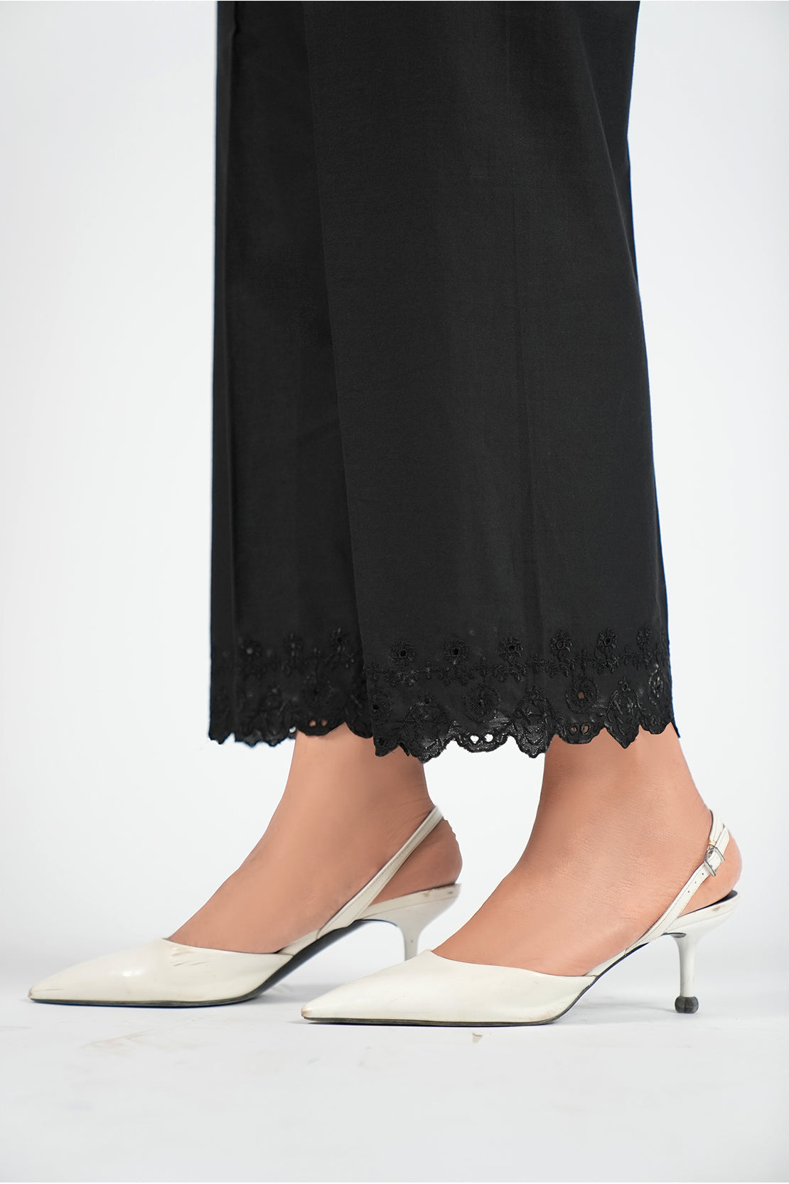 Saya Embroidered Cotton Pant