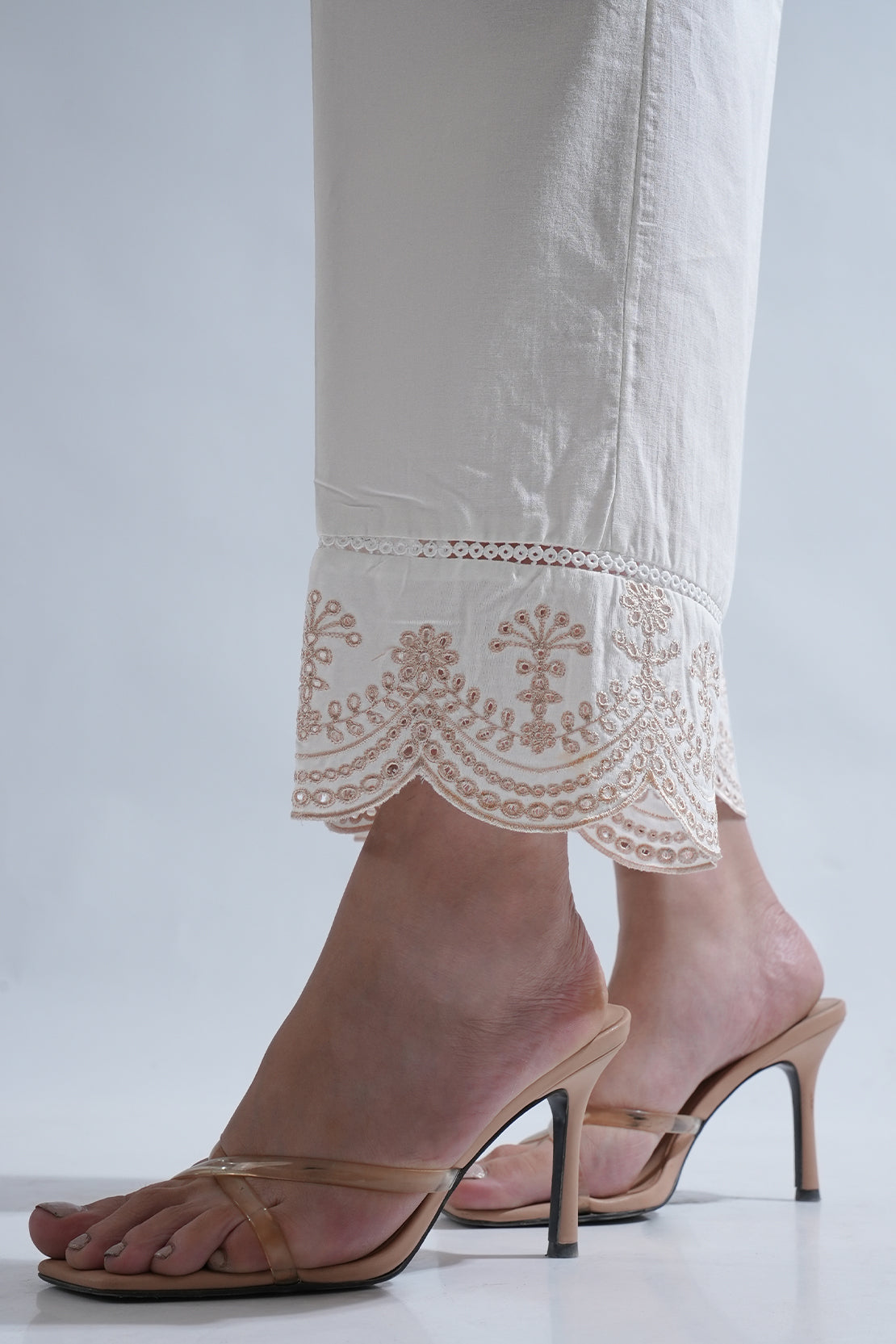 Saya Embroidery Cambric Pant