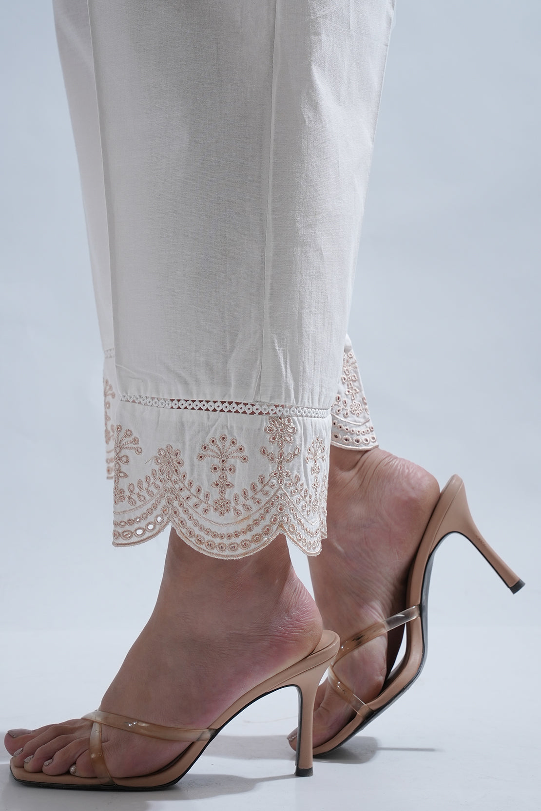 Saya Embroidery Cambric Pant