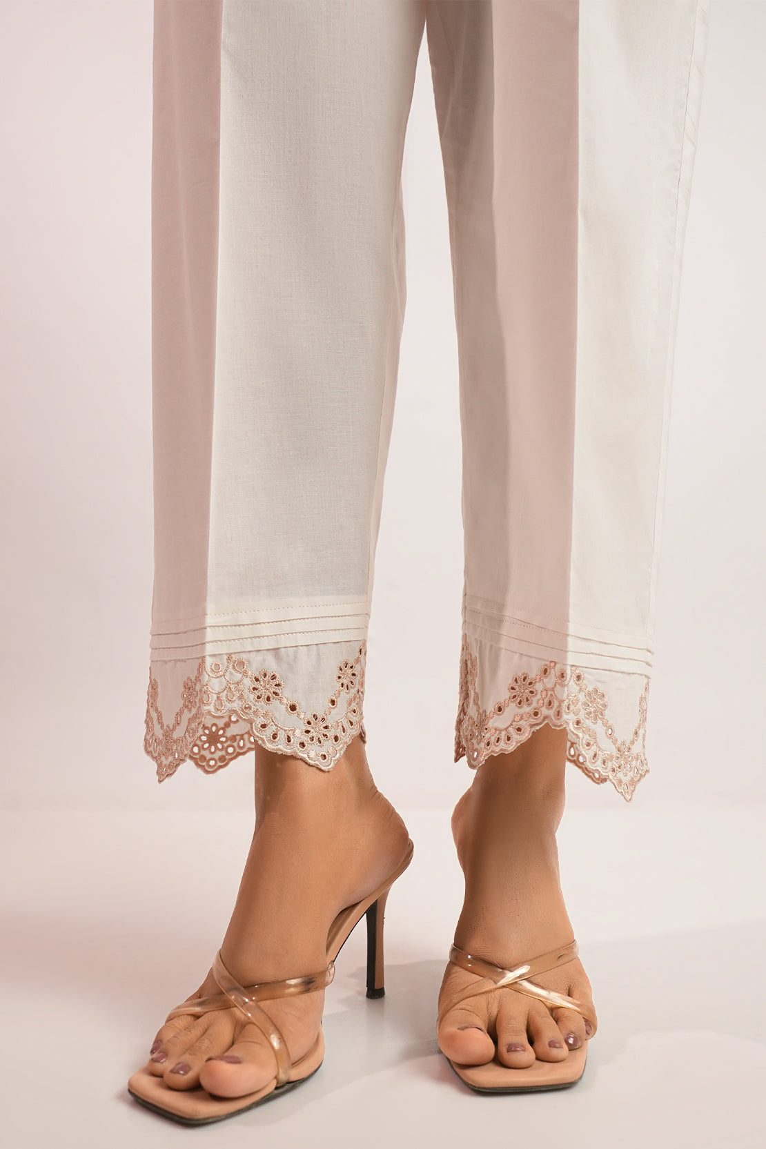 Saya Embroidery Cambric Pant