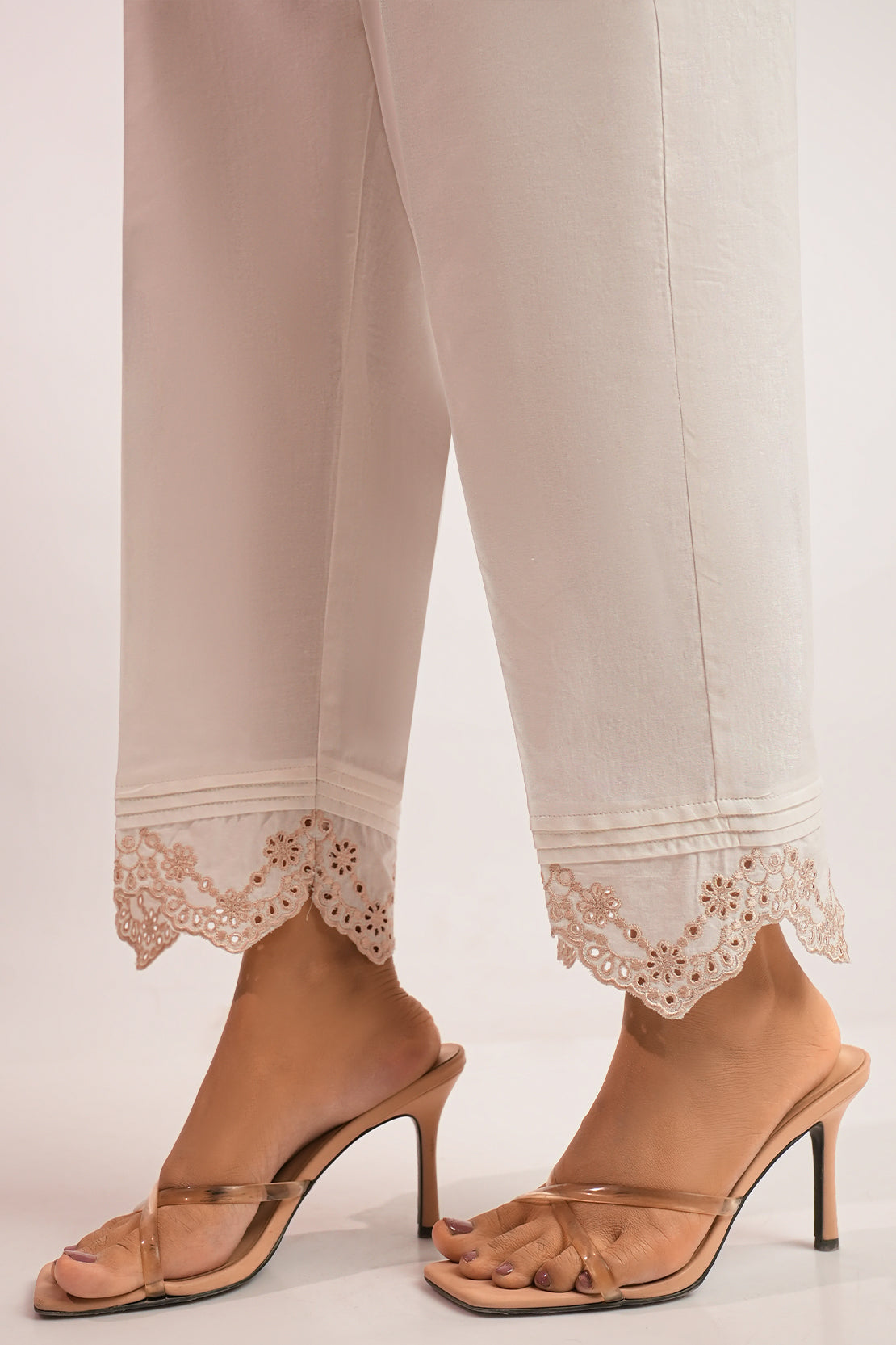 Saya Embroidery Cambric Pant