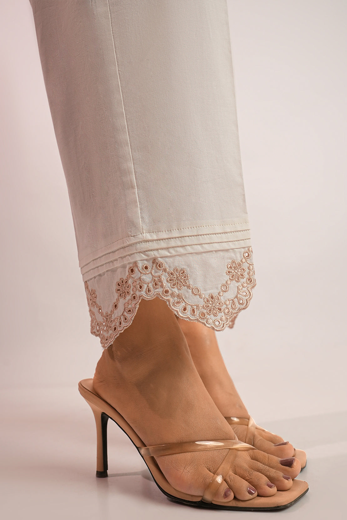 Saya Embroidery Cambric Pant