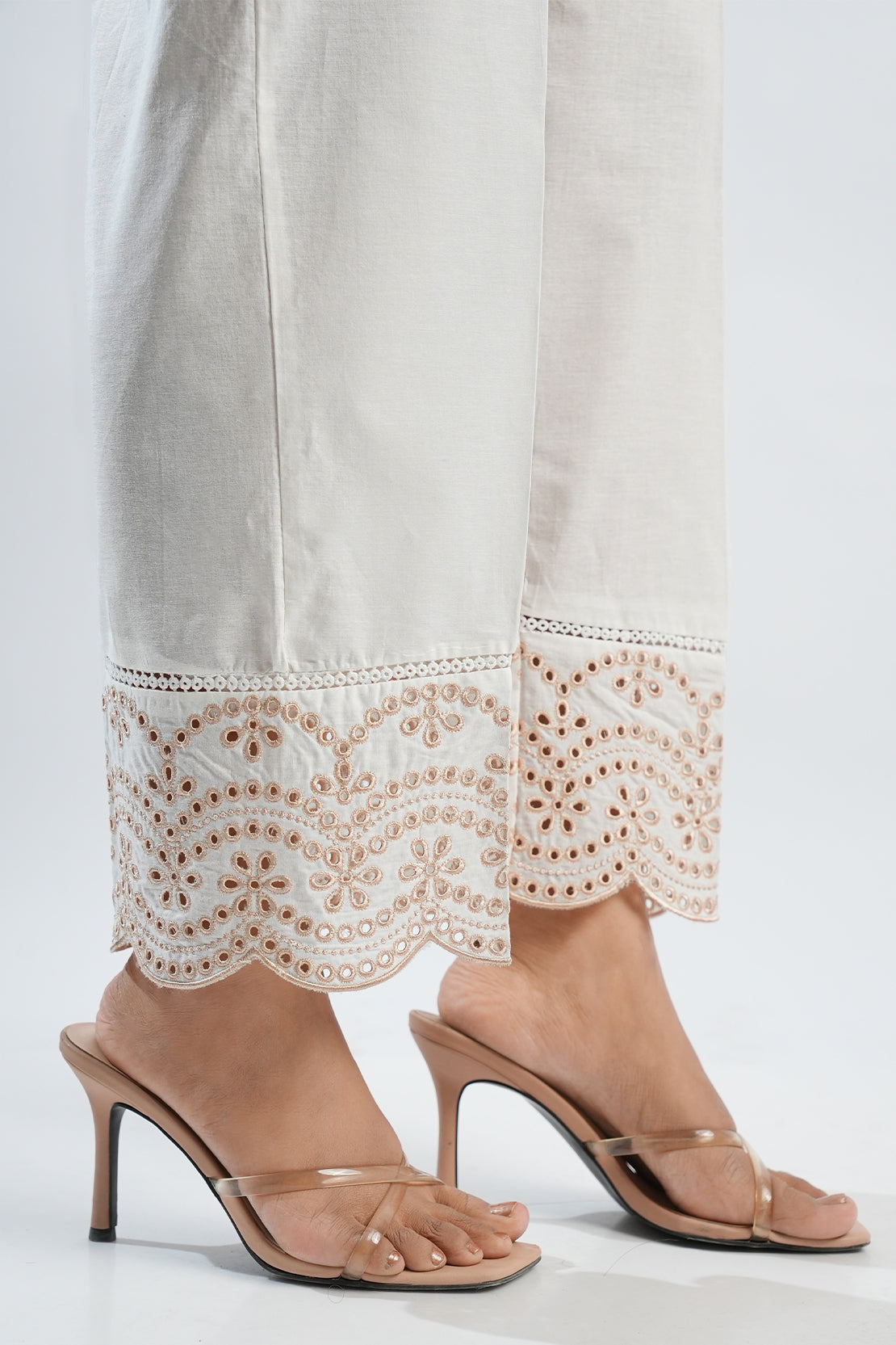 Saya Embroidery Cambric Pant